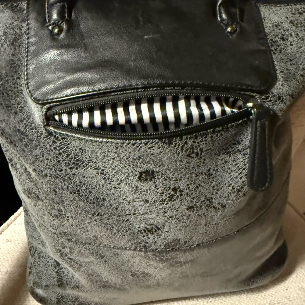 Buckle NYC Expressions Bag {Great Match to Madden Moto Boots 🤩😉} - Picture 5 of 11